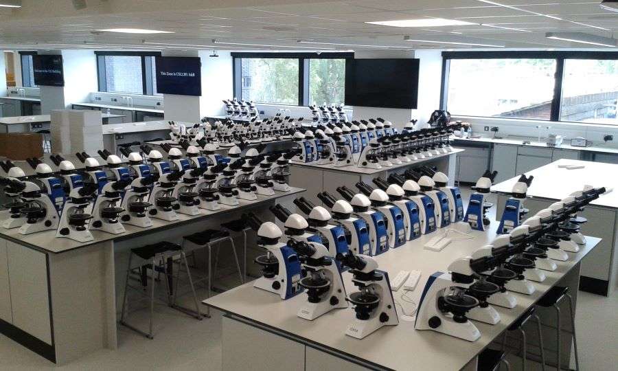 gx-microscopes-polarising-microscopes-installation-university-resized